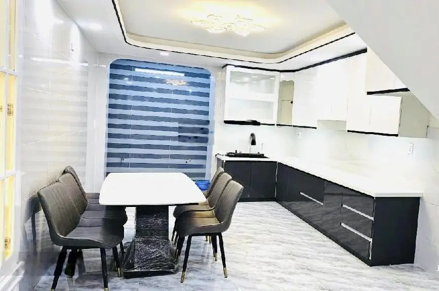 Bán Nhà Mới P5 Tân Bình -Hẻm Ô tô- 65m2 (4.2x 15)- Trung tâm tiếp giáp Quận 10- Hiếm Nhà Bán