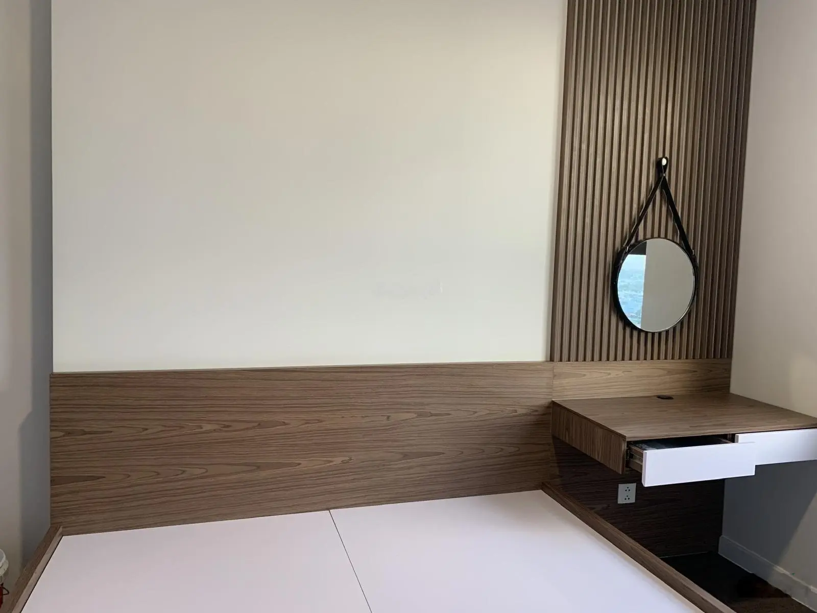 Chủ nhà OPAL BOULEVARD cần tiền bán 2pn 2wc 70m giá chỉ 2,68 tỷ cam kết rẻ nhất0989 627 ***