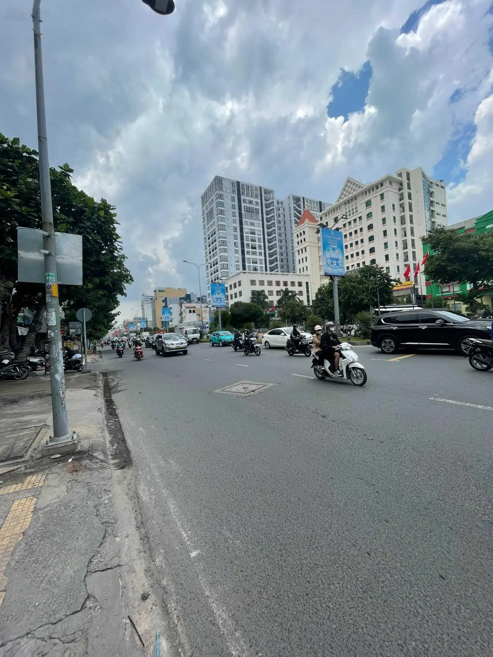 Giảm 35 tỷ còn 27 tỷ (100%) bán nhanh căn nhà MT đường An Dương Vương, Q5. Nhà 3T - 6x26 - HĐT 98tr