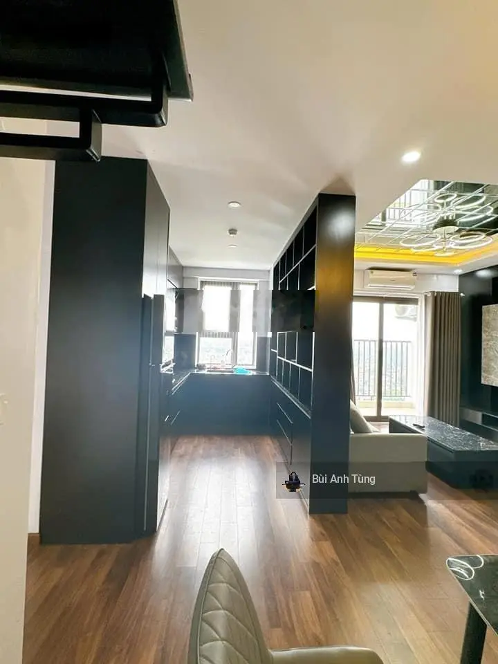 Cần bán căn vuông vắn tầng 25/32 - 3PN diện tích 82m2 vào tiền chỉ 640 triệu sở hữu sổ đỏ.