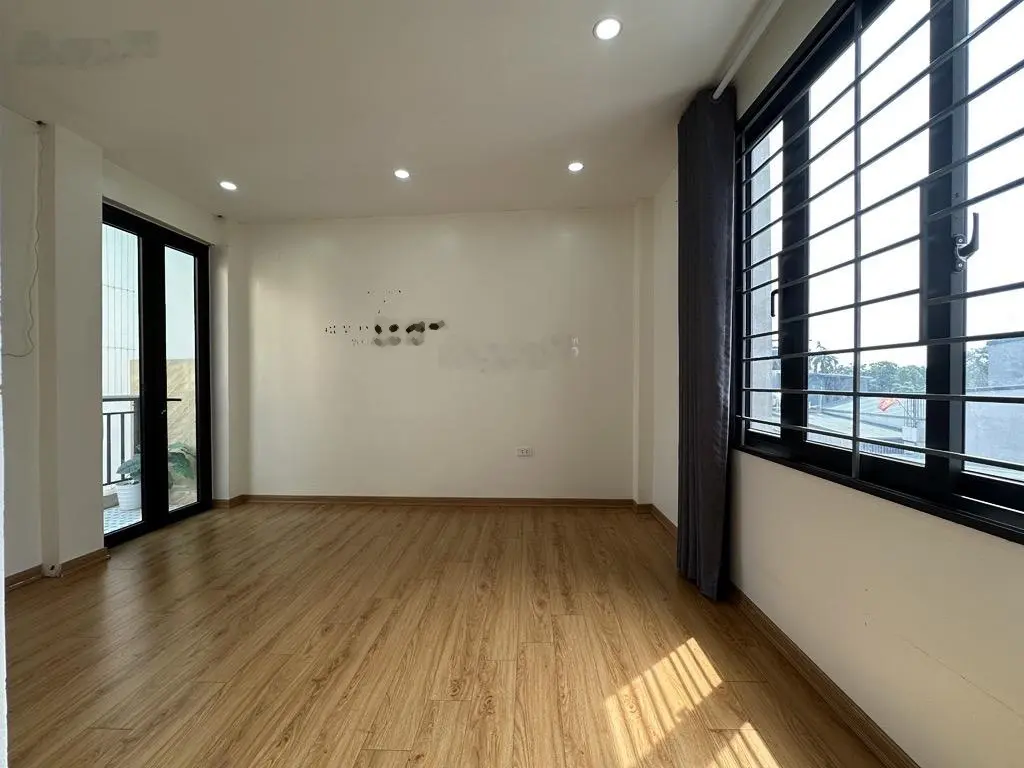 Bán nhà,Phố Đông thiên , Vĩnh Hưng , Nhà đẹp full nội thất , 43m -4 tầng - chào 6,6 tỷ còn bớt mạnh