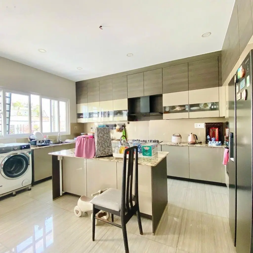 Mặt tiền kinh doanh đỉnh - vip huỳnh văn bánh phú nhuận - 110m(5 x 22) - 5 tầng - thang máy