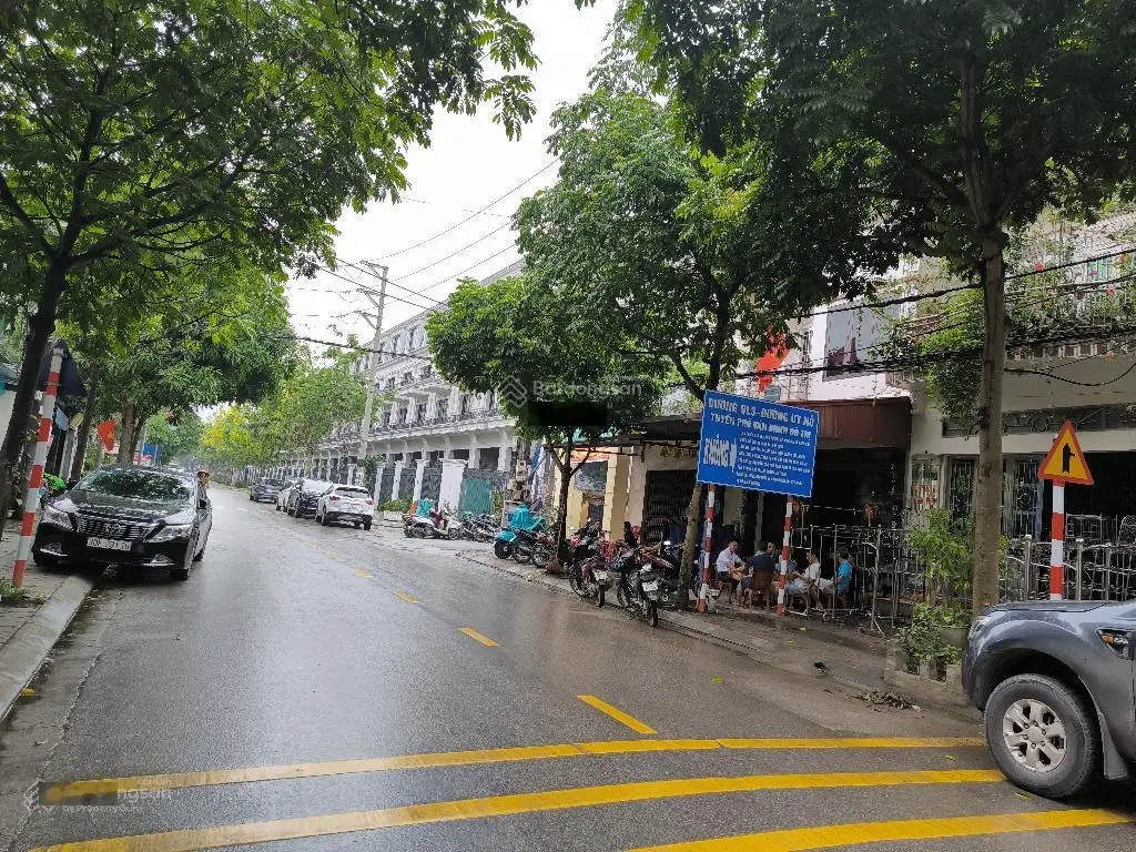 Bán nhà 3 tầng Đông Anh mới kính koong, có thang máy chờ, 3 tỷ xíu, đường 3m!