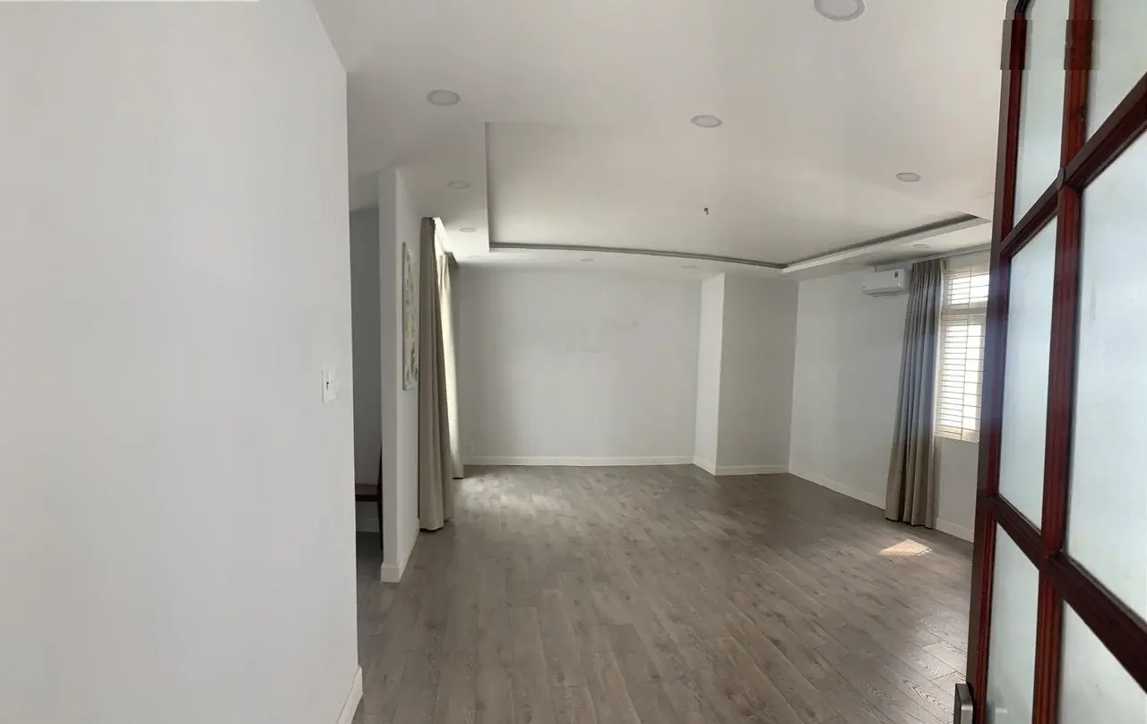 Bán nhà riêng tại Hoàng Hoa Thám, 53 tỷ, 451 m2, 5PN, 4WC