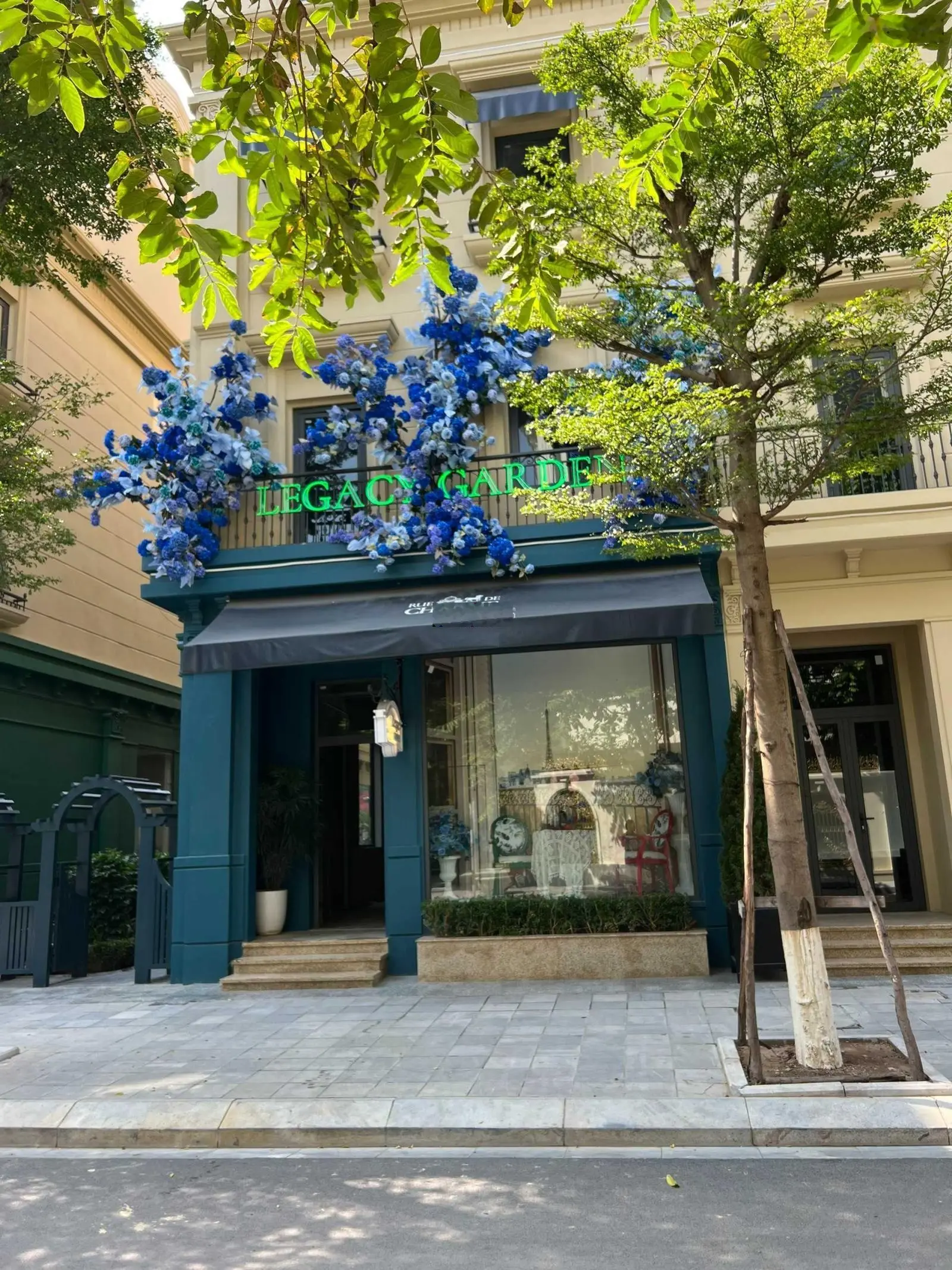 Chính chủ bán nhà mặt phố đi bộ Carnaby 214 dự án Rue de Charm 214 Nguyễn Xiển. Lh: 0963 689 ***