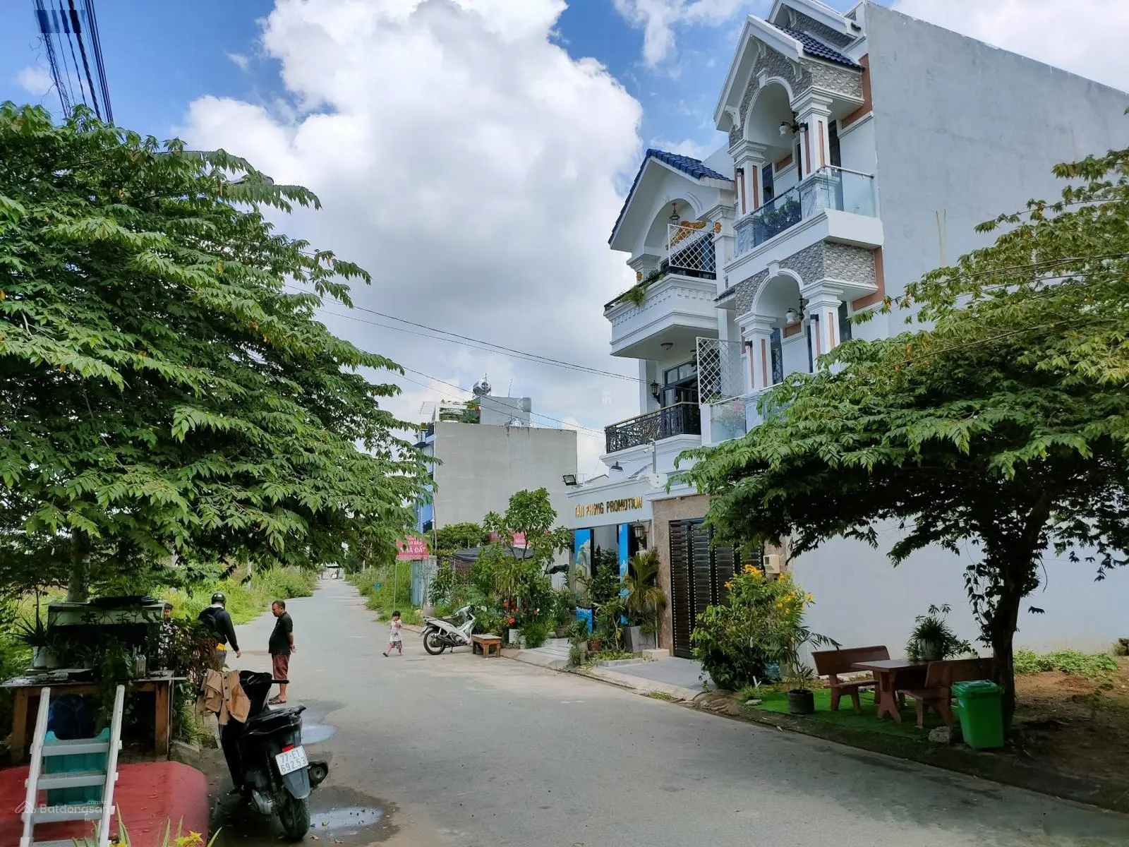 Bán lô đất đẹp 180m2 ngang 5m đường nhựa 8m thích hợp xây dựng căn hộ dịch vụ