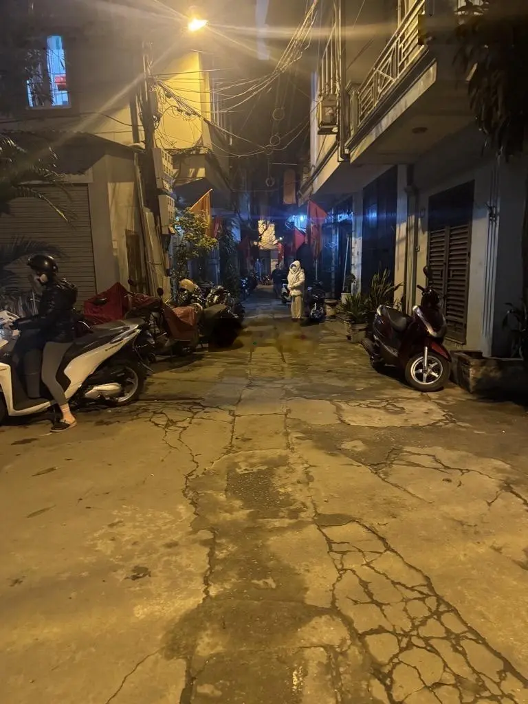 Bán Đất Nguyễn Khang Mặt Phố 2 mặt thoáng kinh doanh xây toà nhà Văn phòng vị trí đắc địa mặt tiền