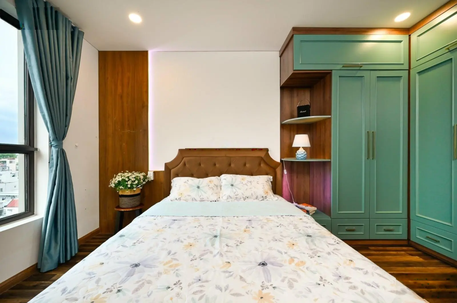 Chủ nhà cần tiền gấp bán nhanh căn Âu Cơ Tower 3 phòng ngủ chỉ 3.2 tỷ, sổ hồng. LH: 0933 813 ***