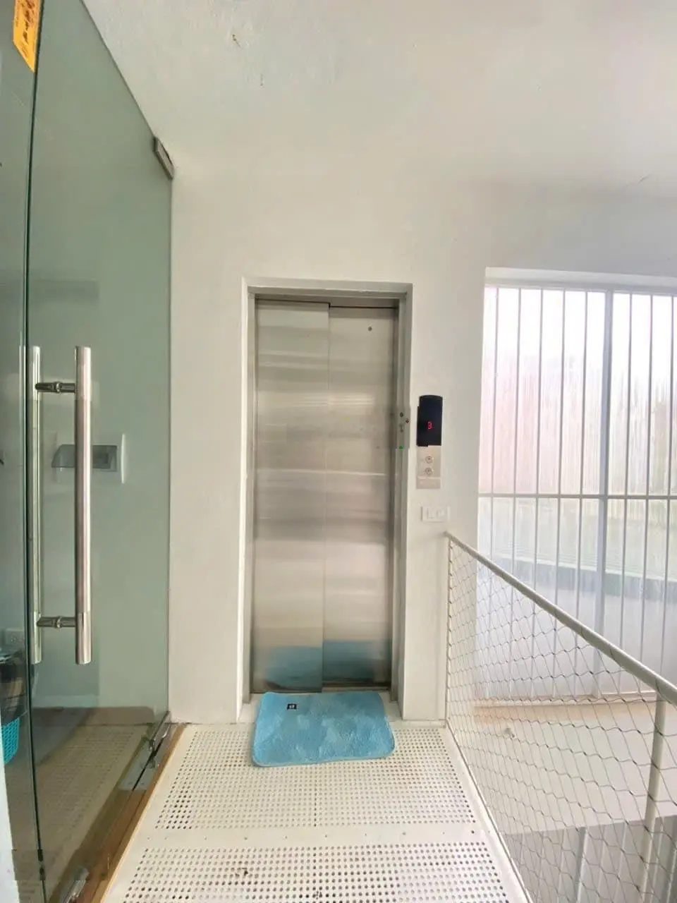 5m Ra phố Hồng Tiến 50m2 6 tầng gara kiến trúc mở thang máy hiện đại tiện ích ngập tràn 10.3 tỷ