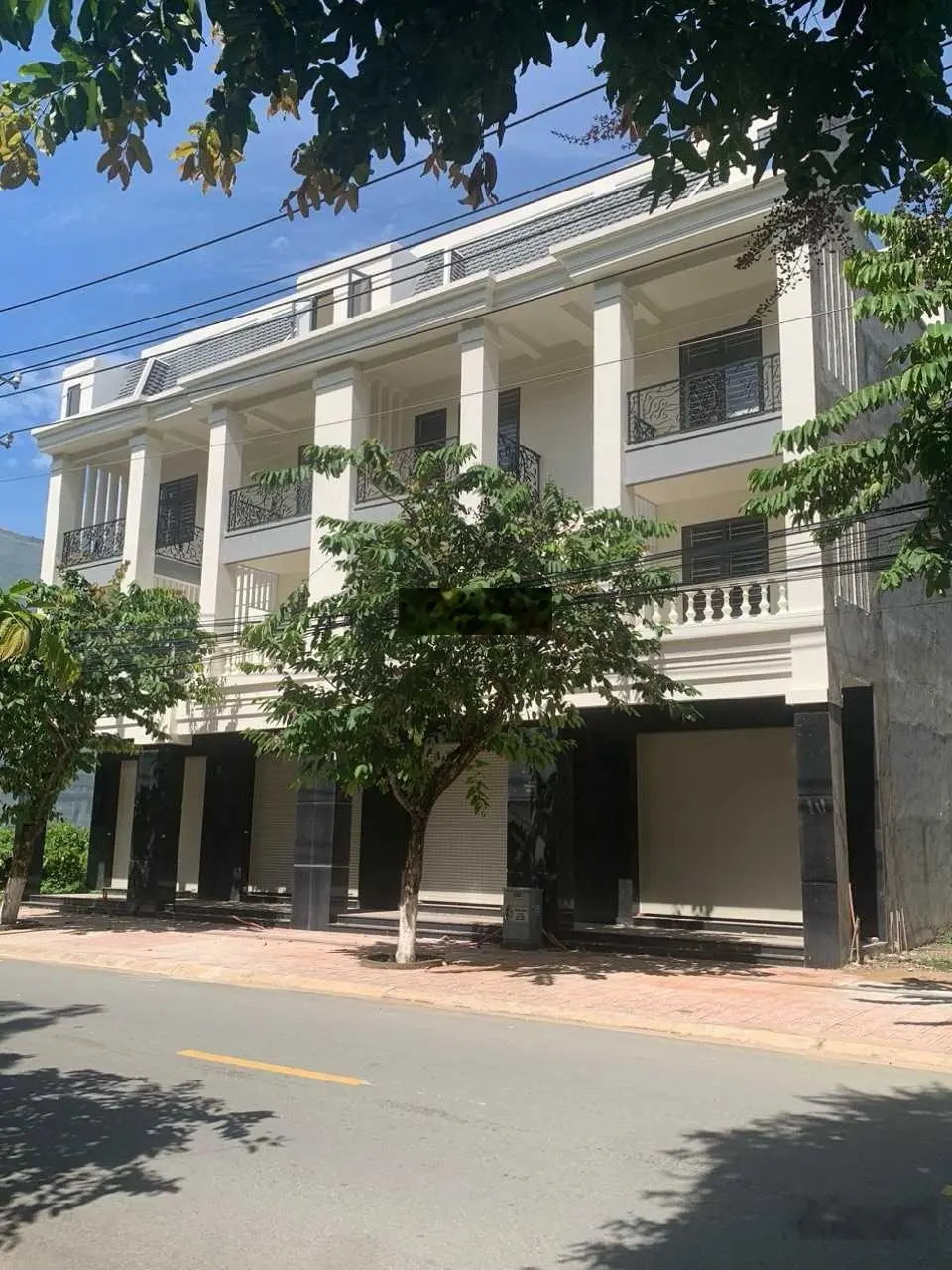Đất ngộp mặt tiền Nguyễn Thị Tồn cổng sau Pouchen diện tích 100m2, giá 1tỷ750
