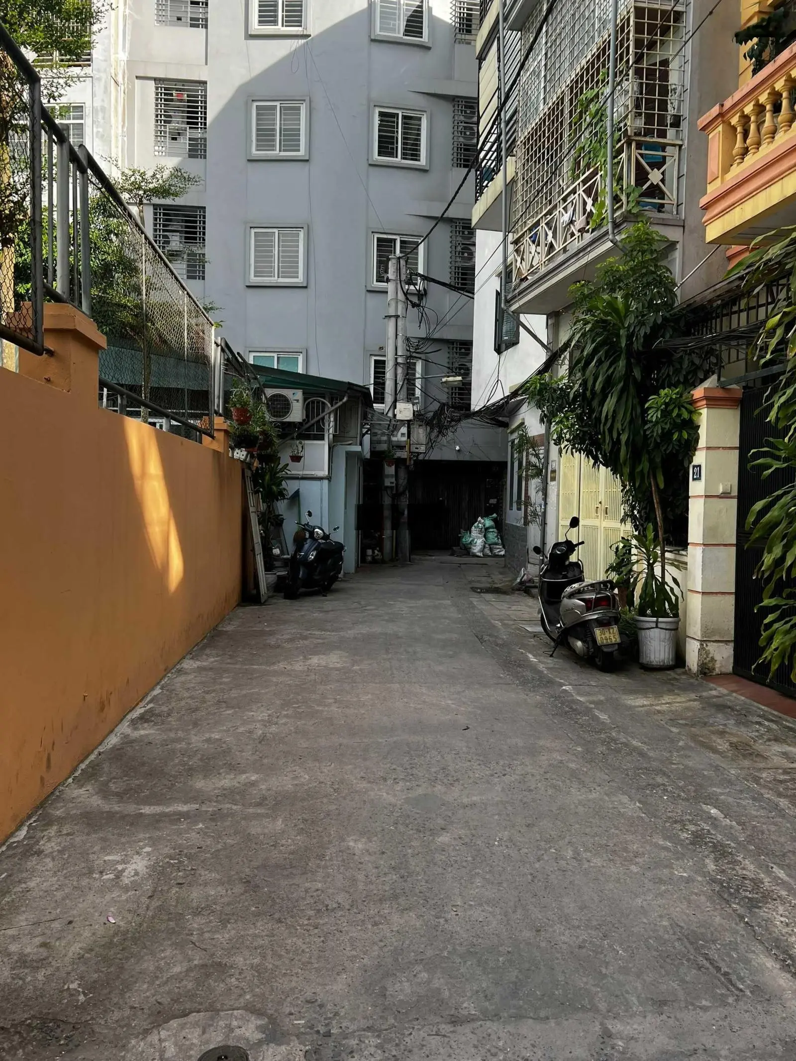 Chính chủ bán nhà 6 tầng thang máy phố Chính Kinh ô tô cách nhà 10m giá 9.9 tỷ Lh 0964 298 ***