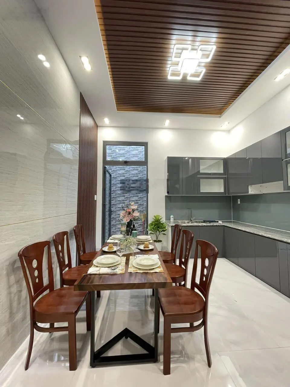 Nhà Đẹp Giá Rẽ cấn bán Đường Công Chúa Ngọc Hân P11 Quận 11 Giá 3tỷ250/65m2(5x13m) nhà 3 lầu, có sổ