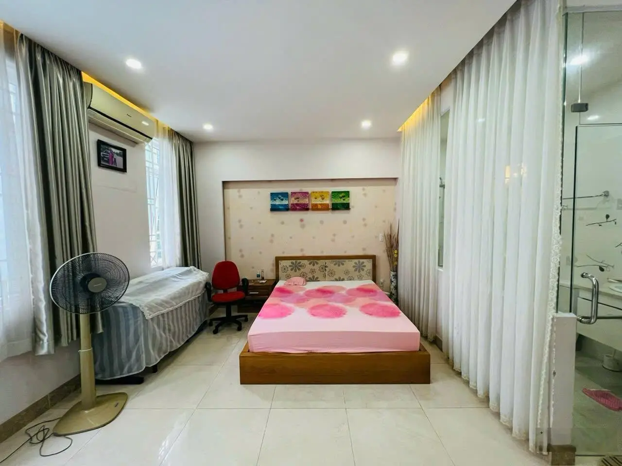 Bán nhà khu 6b intresco gần quận 7,8. dt: 100m2. full nội thất. có sổ hồng. giá bán: 11,1 tỷ ( tl)