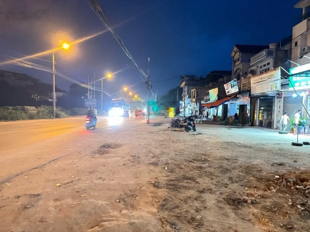 Bán nhà nhà 4 tầng 84m2, trên trục chính kinh doanh Quốc Lộ 3, Đông Anh, Hà Nội