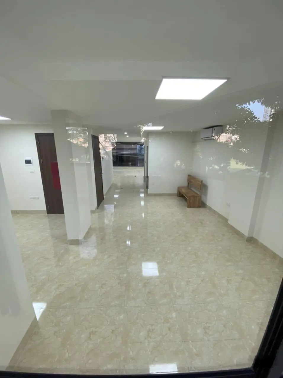Bán toà văn phòng gara 15 ôtô Nguyễn Trãi, Nguyễn Xiển, dòng tiền 300 triệu, 200m2x10T, giá 55 tỷ