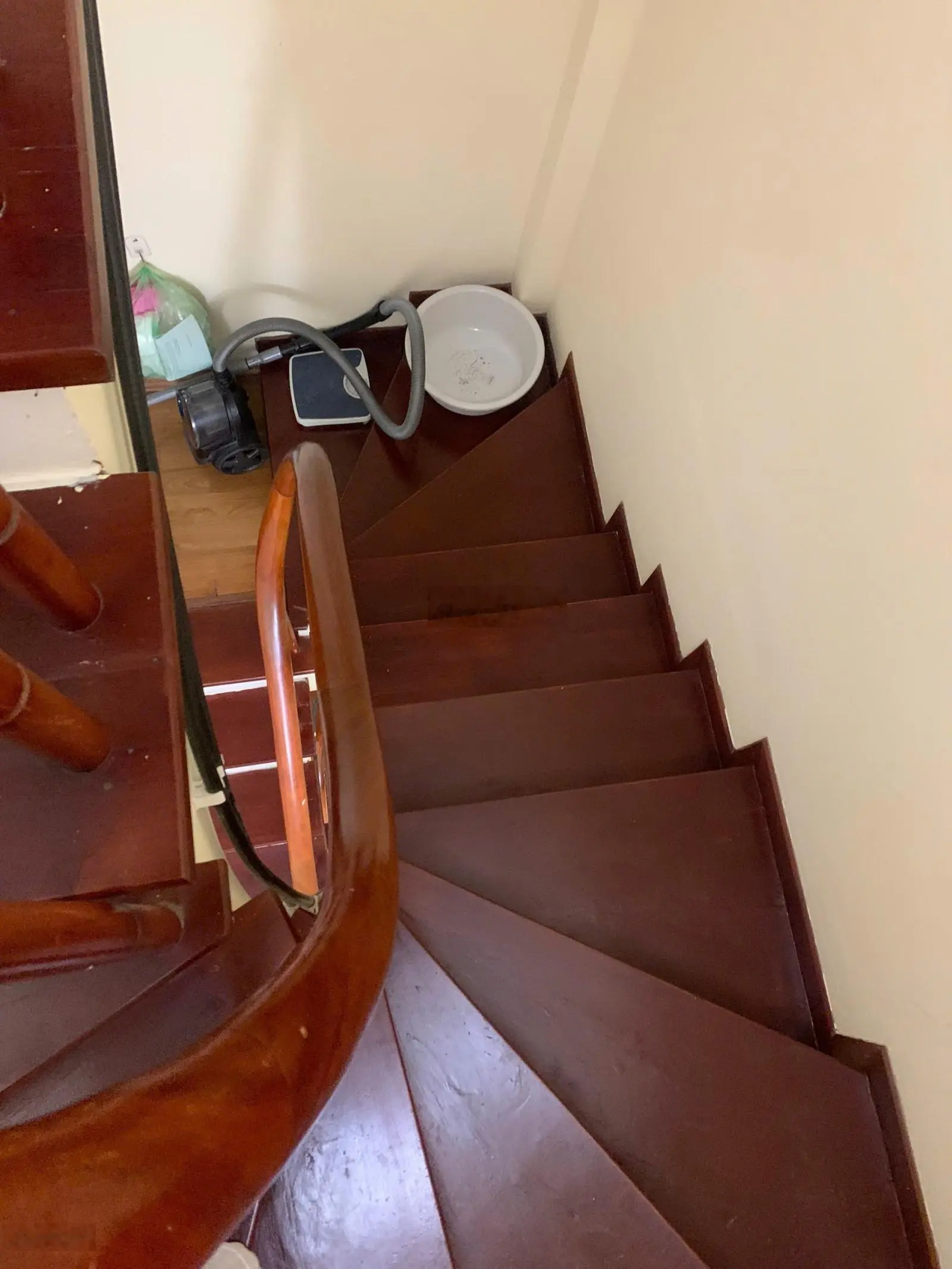Hiếm! Bán Nhà Dịch Vọng, Cầu Giấy 35m2, 5 Tầng, ngõ thông, gần phố, nhà dân xây. Nhỉnh 6 tỷ