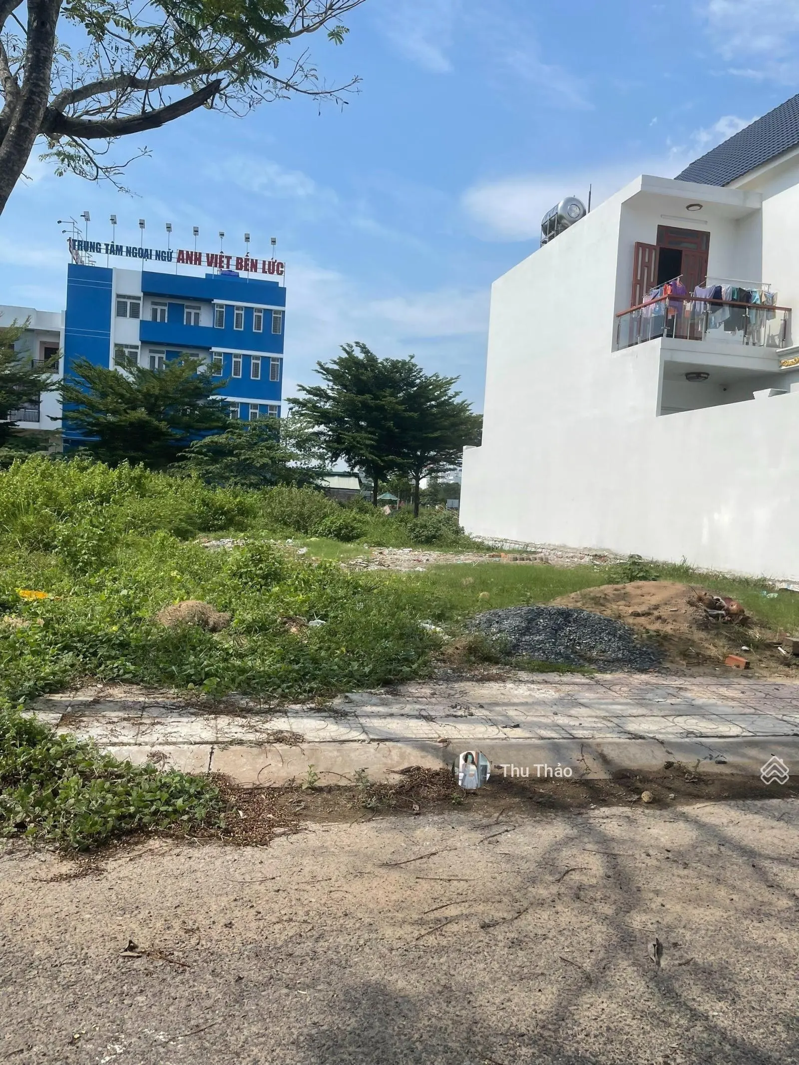 Bán nhanh gấp lô đất MT Nguyễn Thị Định, Phú Hưng, Bến Tre, 125m2, nằm gần THPT Bến Tre, SHR