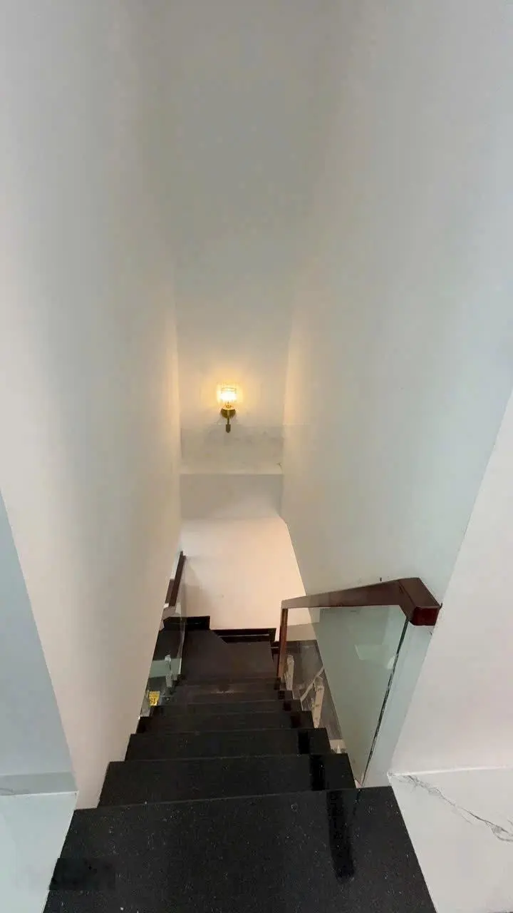Bán Nhà Quận 7, Đường Huỳnh Tấn Phát, Phường Tân Thuận Đông 4m x 16m Nhà 2 Tầng 4pn Giá 5,2 Tỷ.