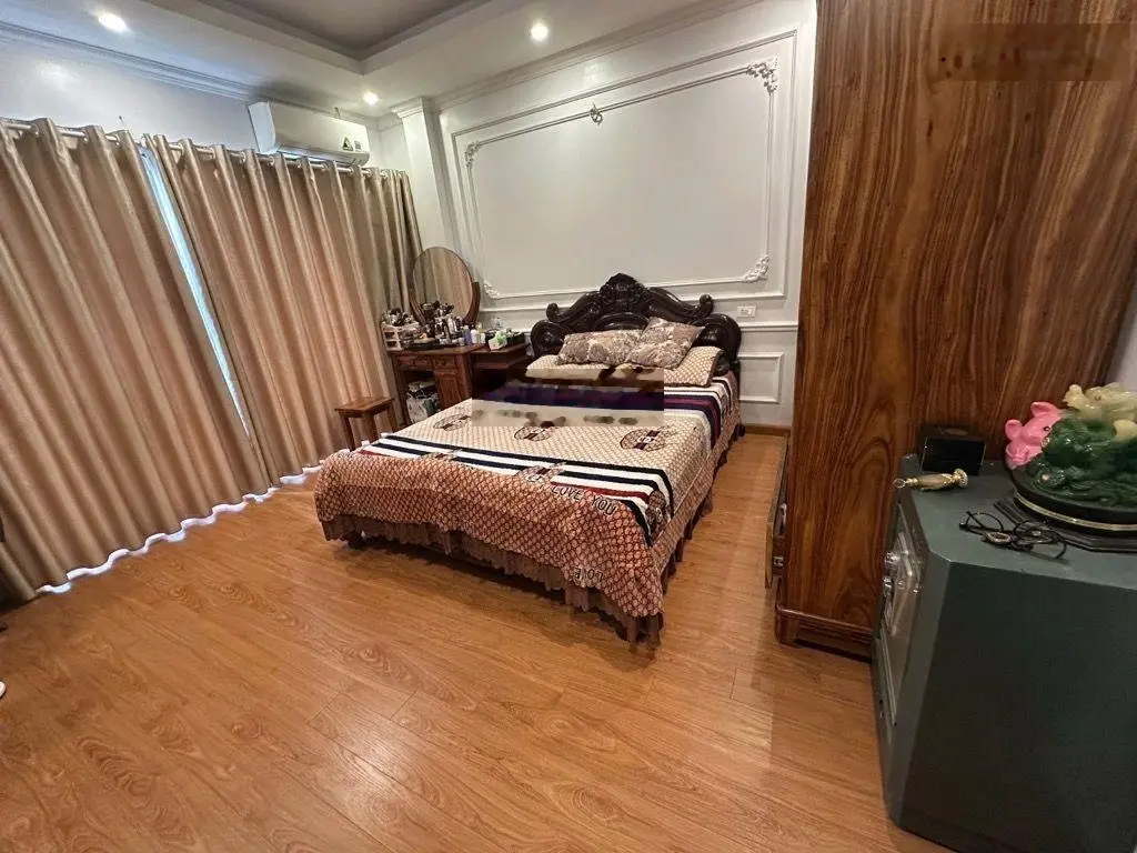 Bán nhà Bồ Đề oto đỗ cổng - full nội thất - 200m trường QT bệnh viện Tâm Anh - đi đâu cũng tiện