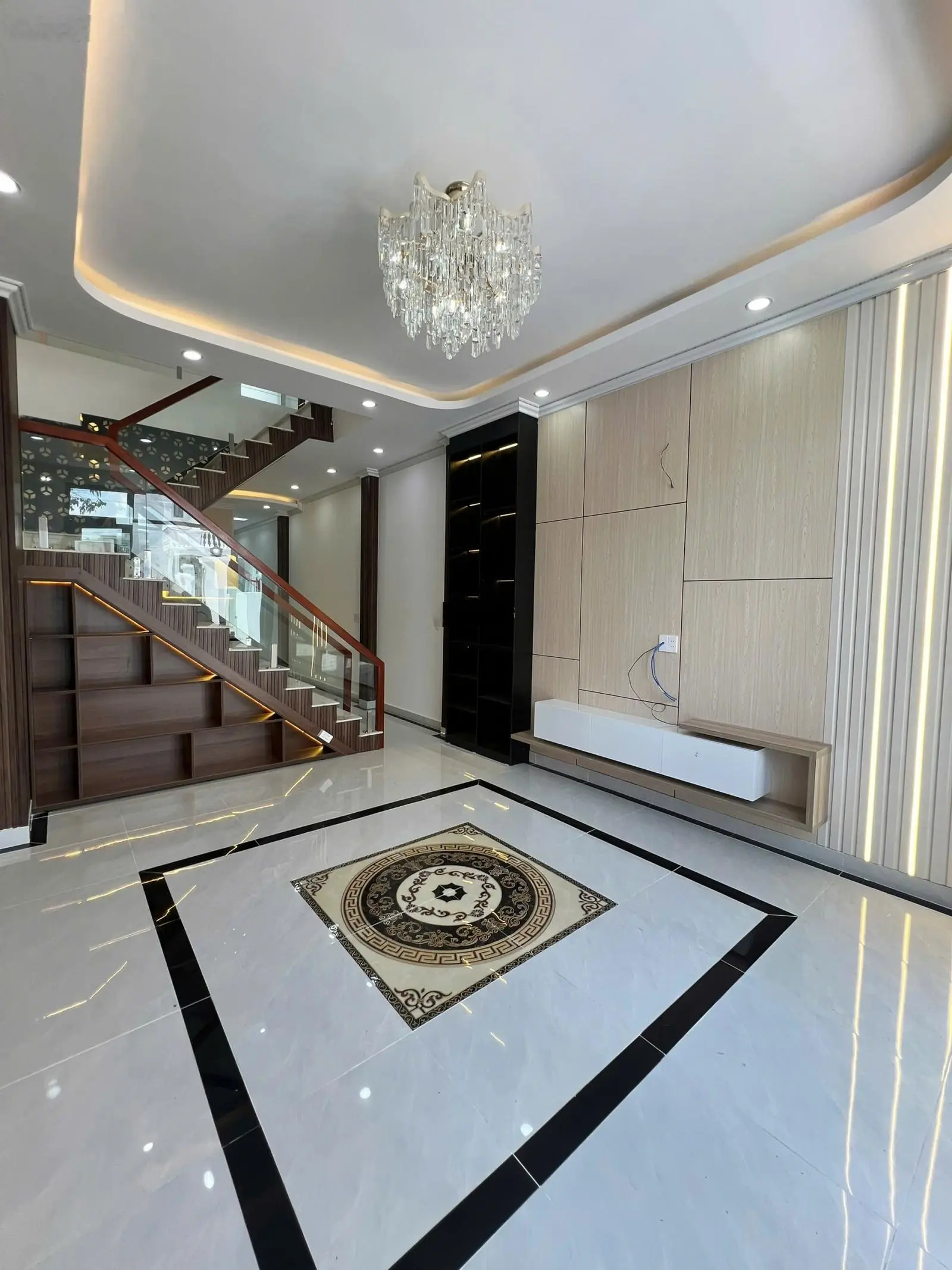 Nhà phố mới xây, dtsd 140m2 đúc thật, hoàn công, ngân hàng cho vay 2 tỷ