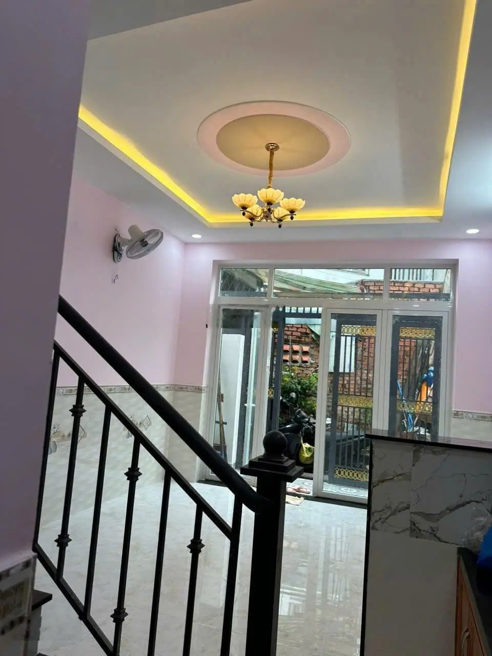 Thống nhất 3 tầng 2 phòng ngủ dt (4x9m) cứng xáp đẹp LH 0906389979