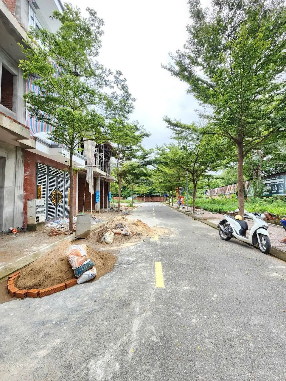2 tỷ 950 Sổ hồng hoàn công Bán nhà KDC, P.An Phú, TP.Thuận An