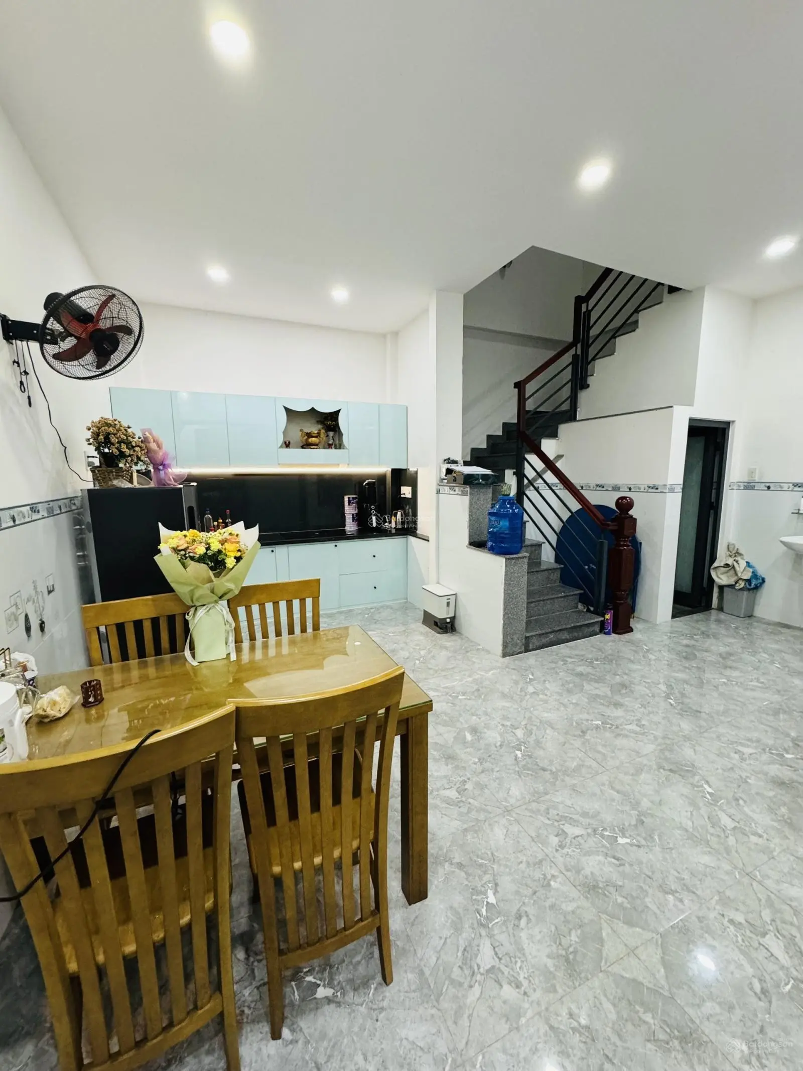 Bán nhà 3 tầng VCN Phước Long gần công viên, gần sông 60m2 ngang 6m để lại nội thất