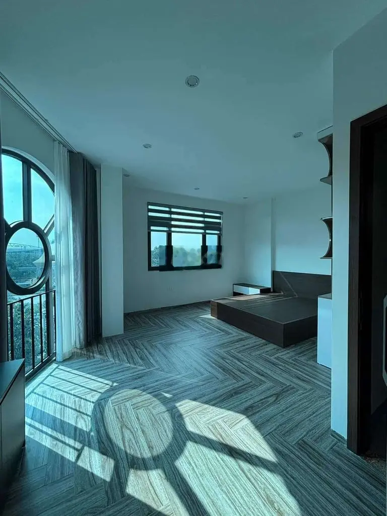Bán Gấp nhà siêu hiếm lô góc cực víp Mỹ Đình 40m2 x 7 tầng ô tô tránh