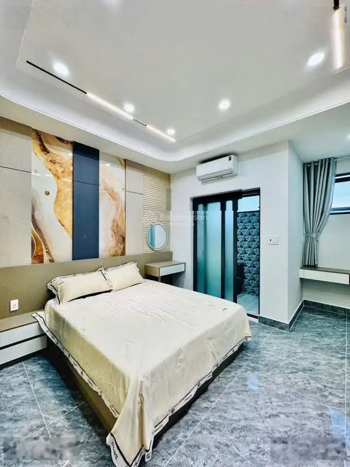 Bán ngộp nhà Hồ Thị Kỷ, P1, Q10, DT 65,7m2, giá 2 tỷ 410tr, HĐT 20tr/ tháng. sổ hồng riêng.