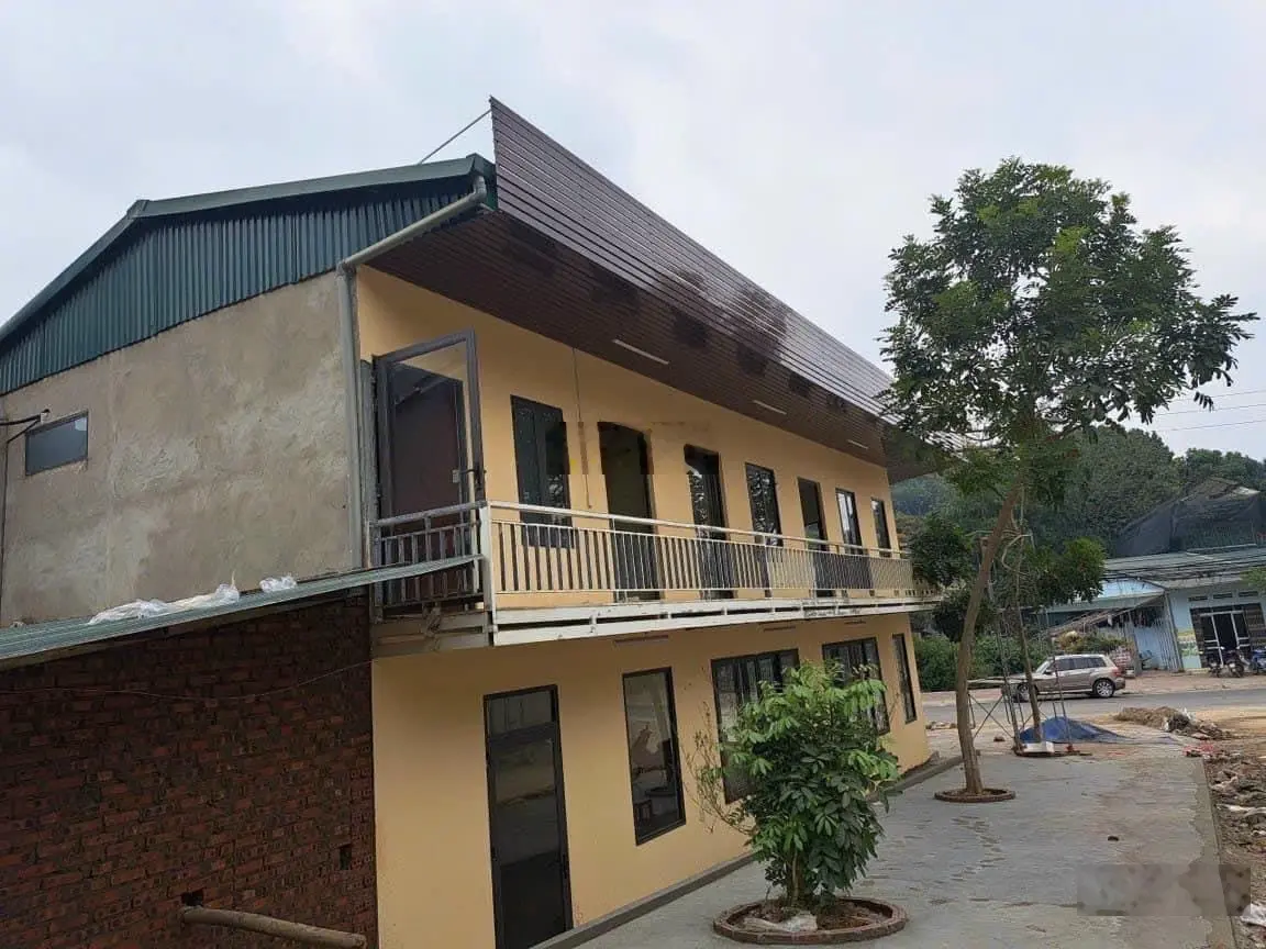 Siêu phẩm 2 mặt tiền 180m2 sổ đỏ thực tế hơn 200m2. Nhà 460 Điện Biên tp Lào Ca