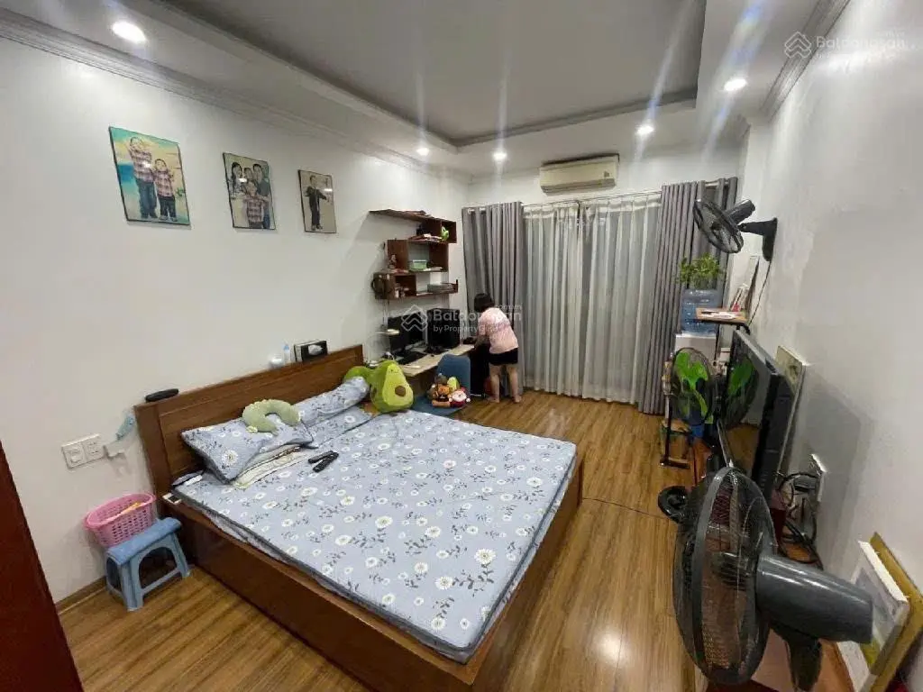 Nhà đẹp ngõ thông phố cổ Ngọc Lâm, Long Biên, full nội thất, sổ nở hậu, nhà đẹp như hình