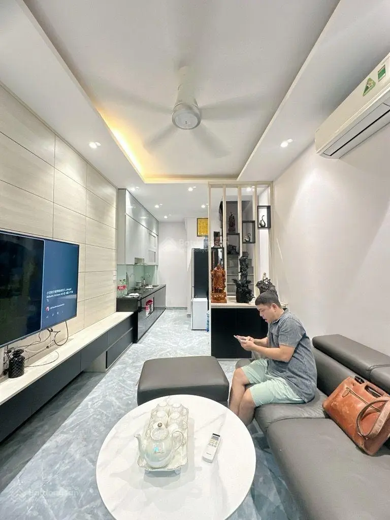 Gần phố Nguyễn Lương Bằng 35m 5T còn sót, 6 tỷ. Siêu phẩm Đống Đa - đẹp mới lung linh