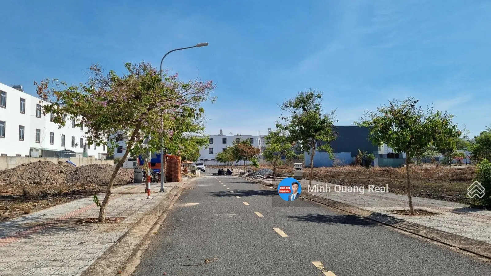 Chính chủ bán gấp cặp liền kề 80m2, đường D8 thông công viên, nhỉnh 1,4 tỷ