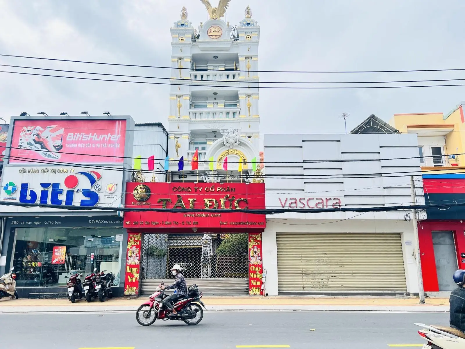 Siêu vị trí phố chuyên doanh Võ Văn Ngân - P. Bình Thọ - 267m2 ngang 6.5m - HĐT 150 triệu/Th
