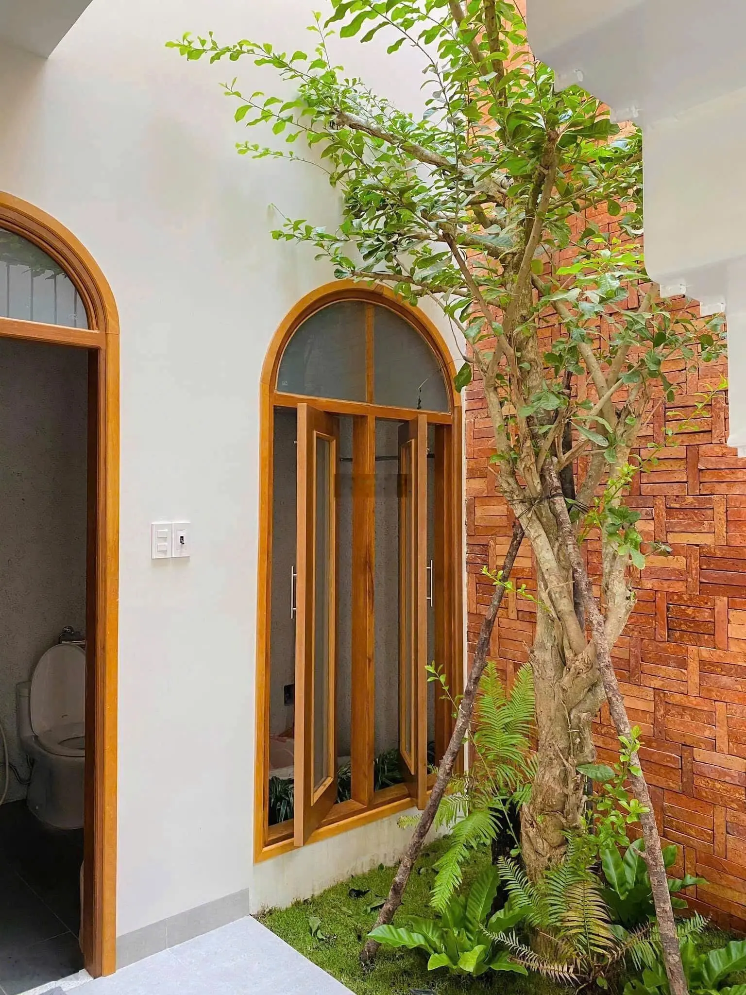 Siêu phẩm tầm trung đẹp không tì vết nằm ngay Lý Thái Tổ, Q10/ 3 tỷ 2/ 50m2 SHR. HĐT 14tr/th