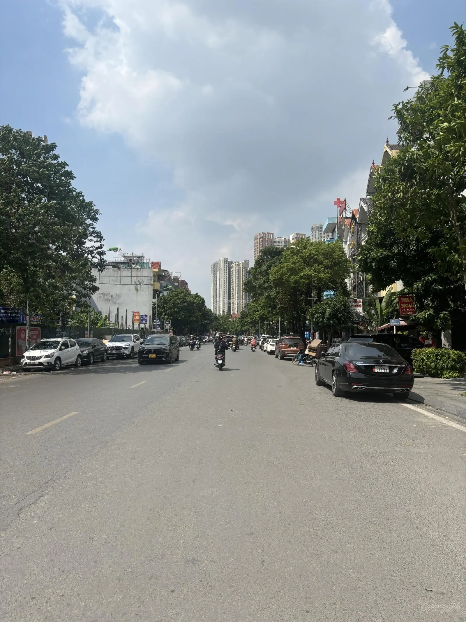 Bán nhà Mỗ Lao Hà Đông. Nhà phân lô, lô góc 3 thoáng, thang máy, đường ô tô dừng đỗ. 45m2, 5 tầng