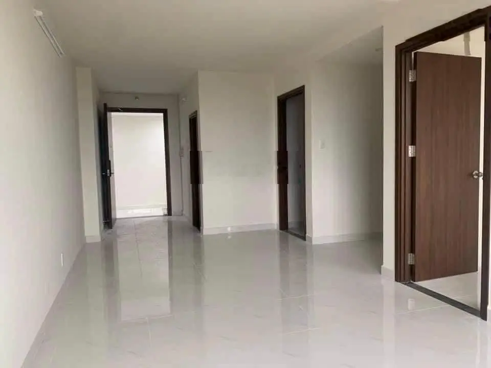 Bán căn hộ 65m2 , 2wc , 2pn , 2ty5 mặt tiền phạm thế hiển q.8