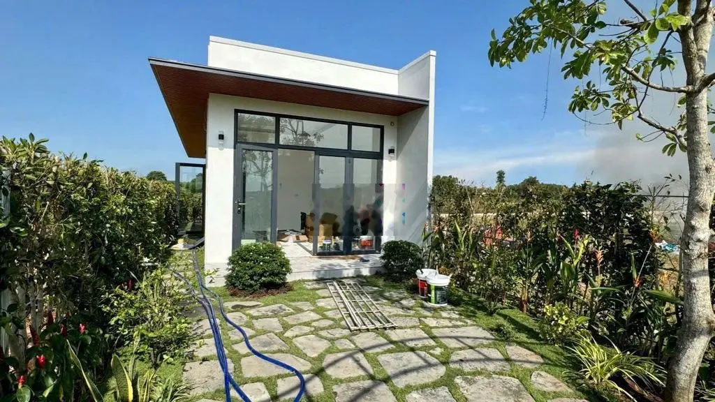 BÁN CĂN NHÀ MT ĐƯỜNG NHỰA SÁT TT ĐẤT ĐỎ GIÁ CHỈ 1 tỷ 290 tl