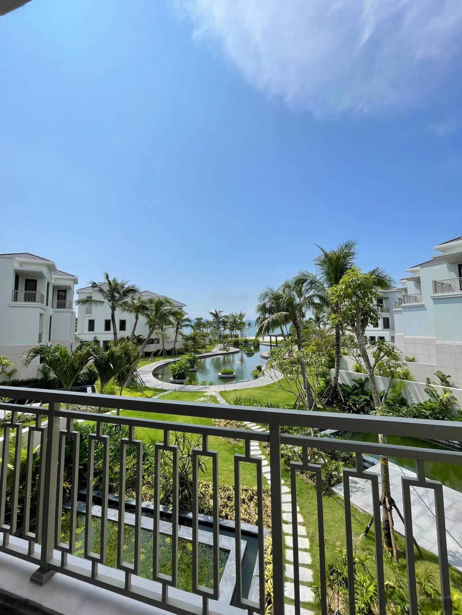 Biệt thự Biển Hạ Long - phong cách resort chạm cát