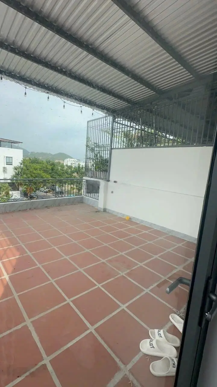 Bán nhà 2 mặt tiền trước sau đường Mê Linh, phường Tân Tiến, tp. Nha Trang ( gần NTMK)