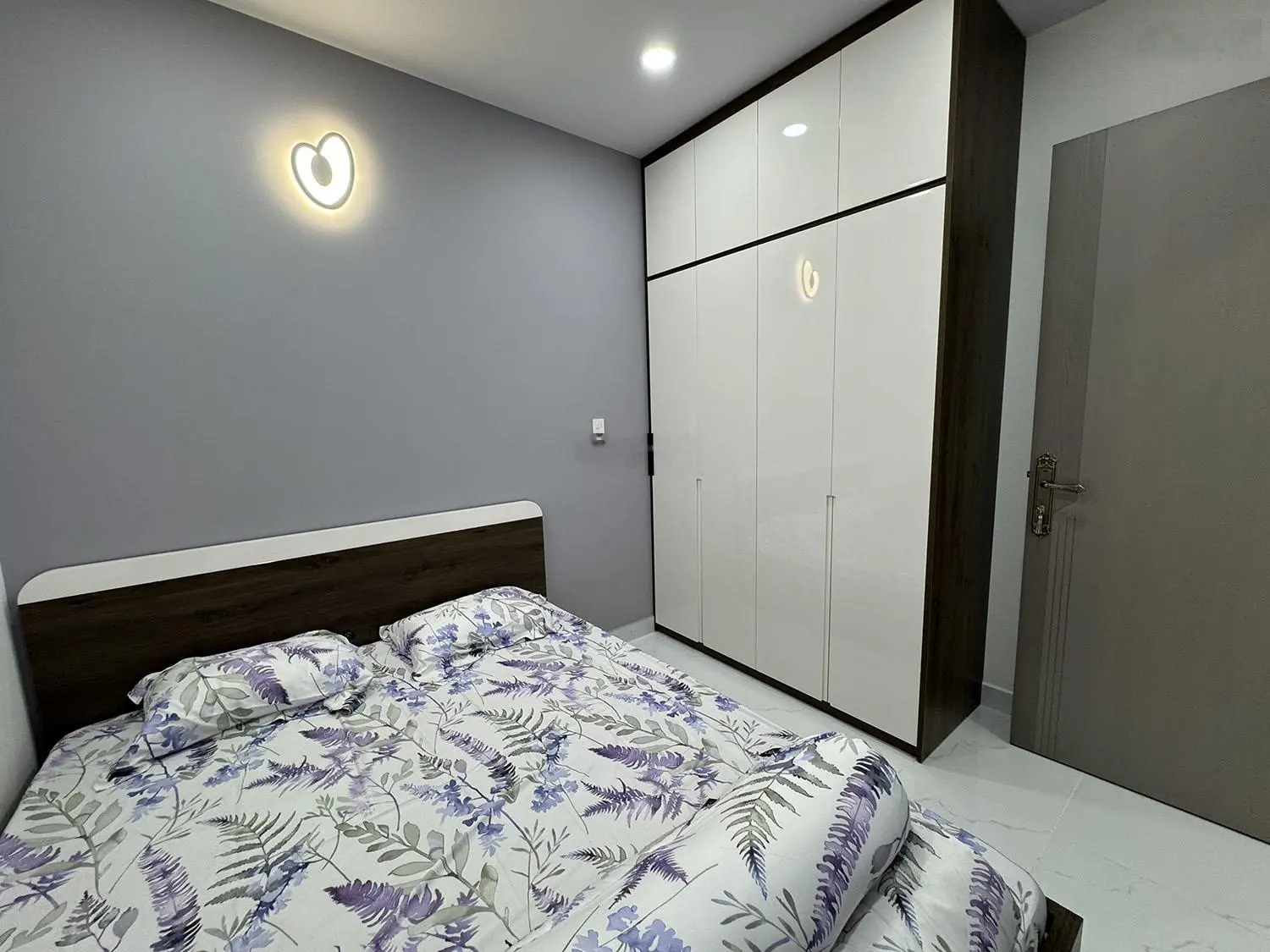Nhà phố 3 lầu thiết kế Singapore đẹp lung linh full nội thất cao cấp hẻm xe hơi Khu VIP Quang Trung
