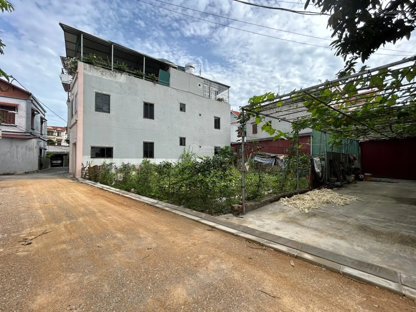 Siêu phẩm ô tô con tránh nhau, thông các ngả Đa Tốn. Lô góc 65m2 tiền = hậu 5m , nhỉnh 4 tỷ