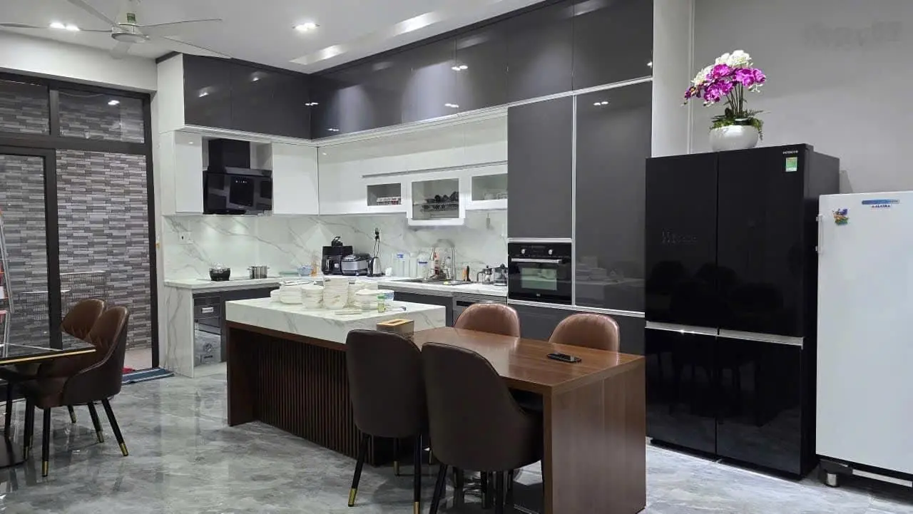 Bán nhà MT đường Số 17B, khu Tên Lửa Aeon Mall ,5 x 20m, 3.5 tấm, giá 15.5 tỷ. nhà siêu đẹp giá tốt