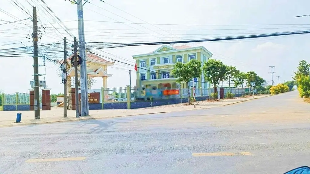 Mặt tiền đường nhựa nguyễn văn mỹ