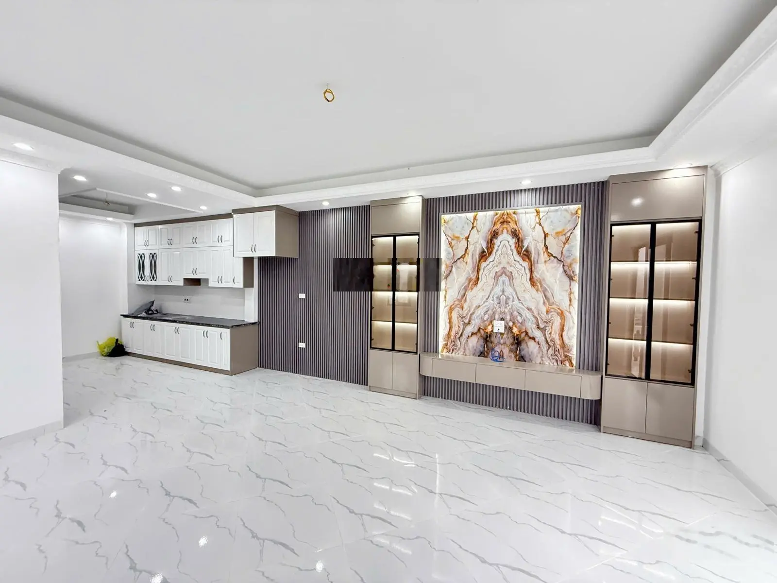 Bán nhà Hồng hà, phân lô vỉa hè, ô tô tránh, 45m2, 6 tầng, thang máy nội thất mới, giá 15.5 tỷ