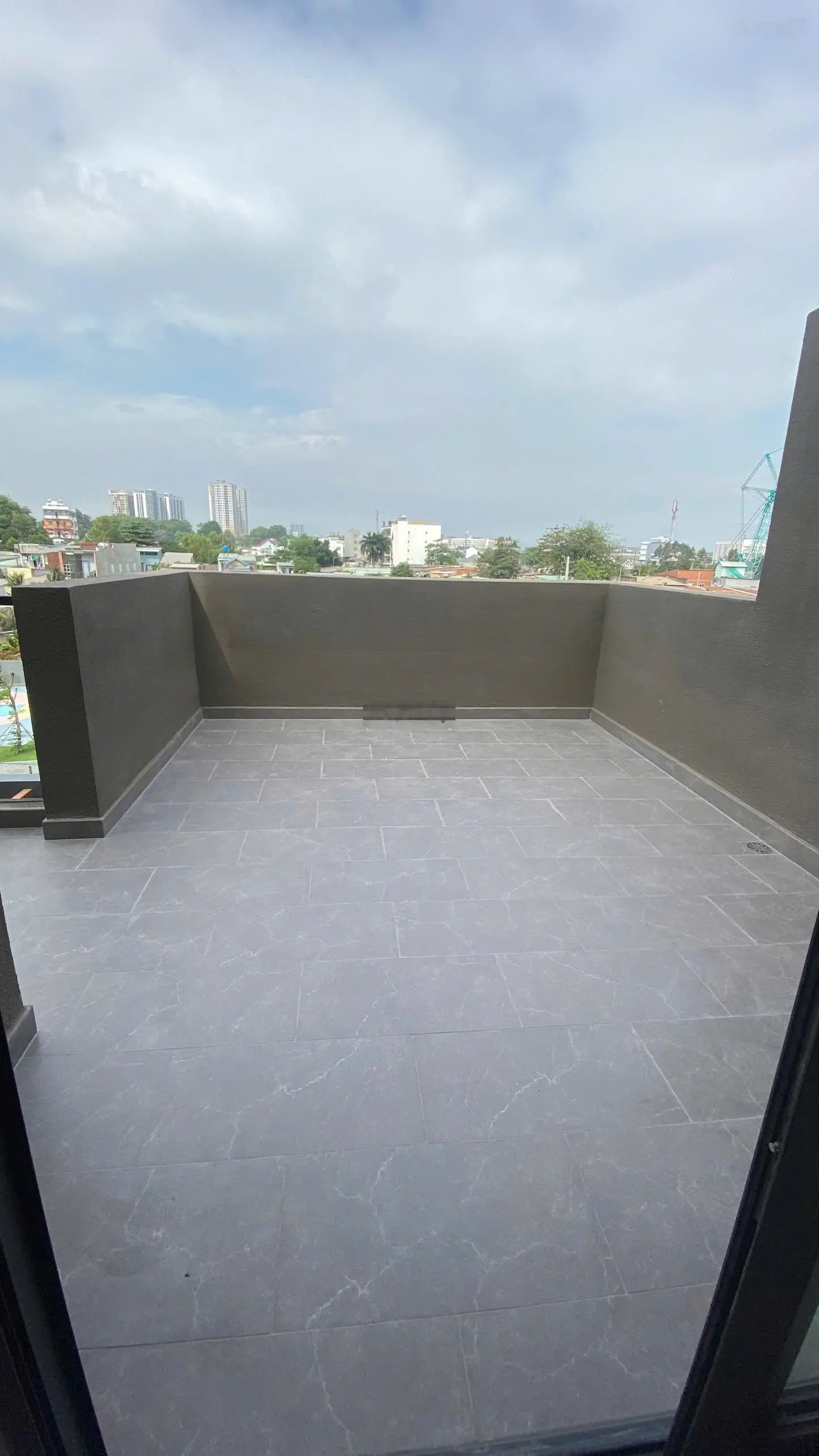 Bán biệt thự có sân vườn, 2 mặt tiền view hồ, 180m2 đất, 43 tỷ The 9 Stellars, cạnh Ga Metro số 1