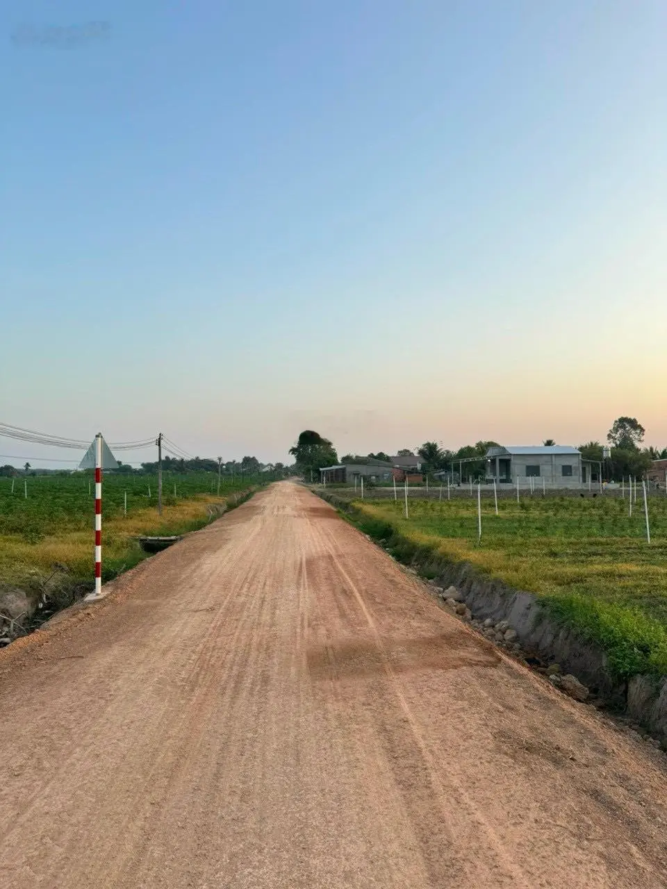420tr 3 lô liền kề view núi 10x53 hơn 500m2 CLN được phủ thổ cư lên thổ thoải mái đường 7m ô tô SHR