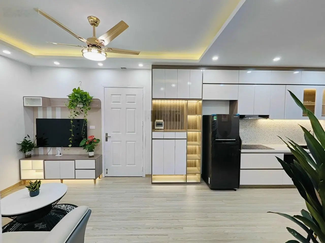 Bán căn hộ 63m căn góc 2pn 2vs HH4A Linh Đàm.Hỗ trợ khách mua v.a.y bank 650tr