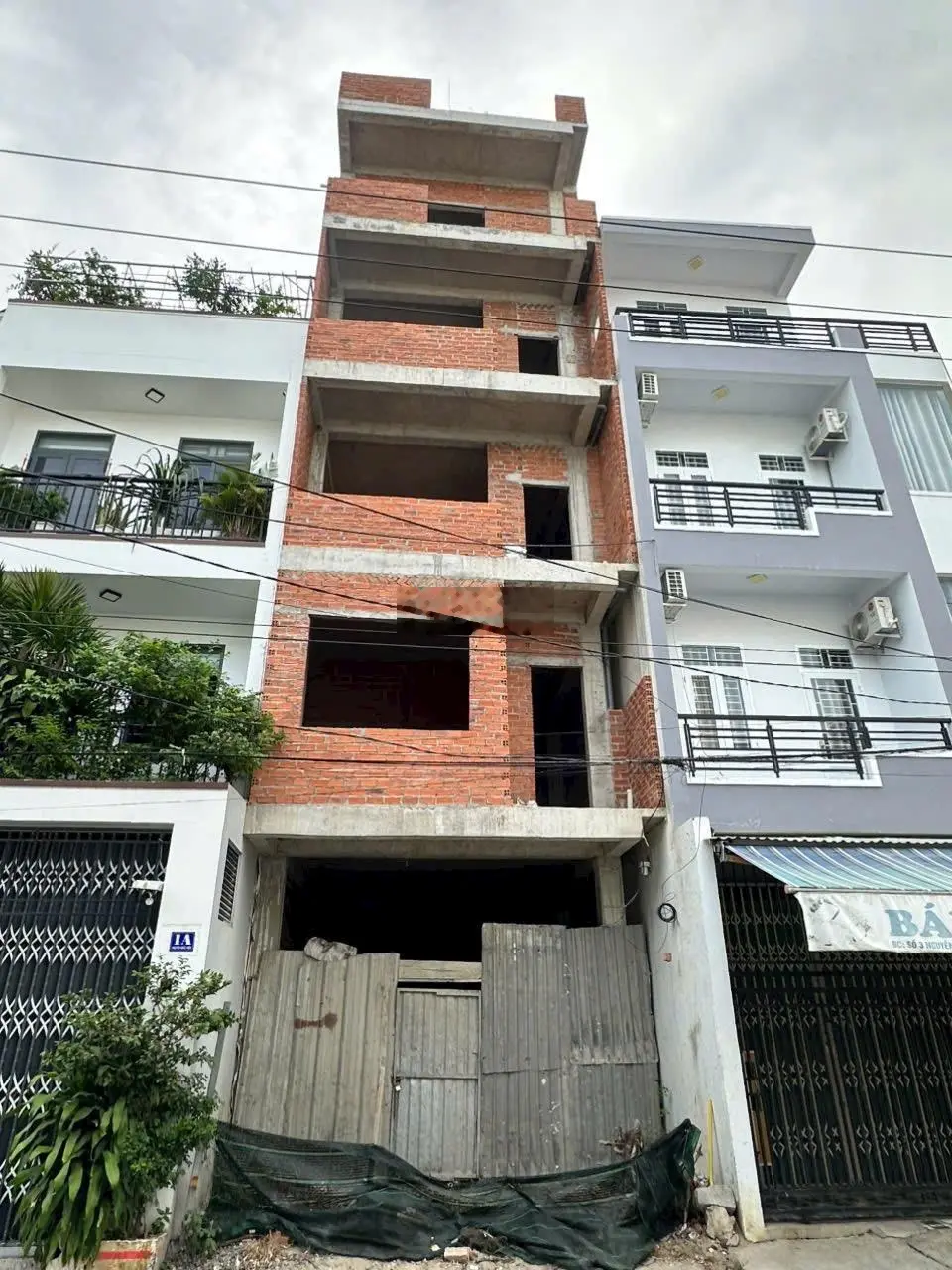 Bán căn nhà 5 tầng đã hoàn thiện phần thô phù hợp kinh doanh căn hộ, nhà nghỉ