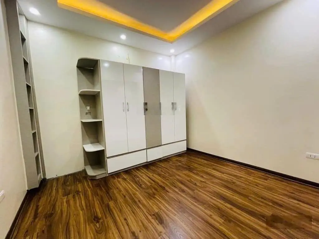 Siêu hiếm! Nhà Trần Thái Tông - Cầu Giấy - 5 tầng - nhỉnh 7 tỷ ô tô đỗ cửa - Nhà đẹp ở luôn
